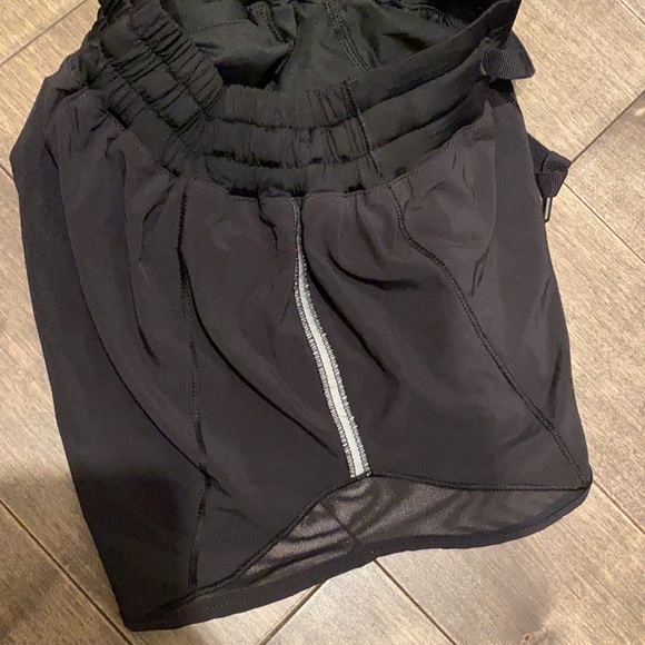 Lululemon running short - Picture 3 of 5